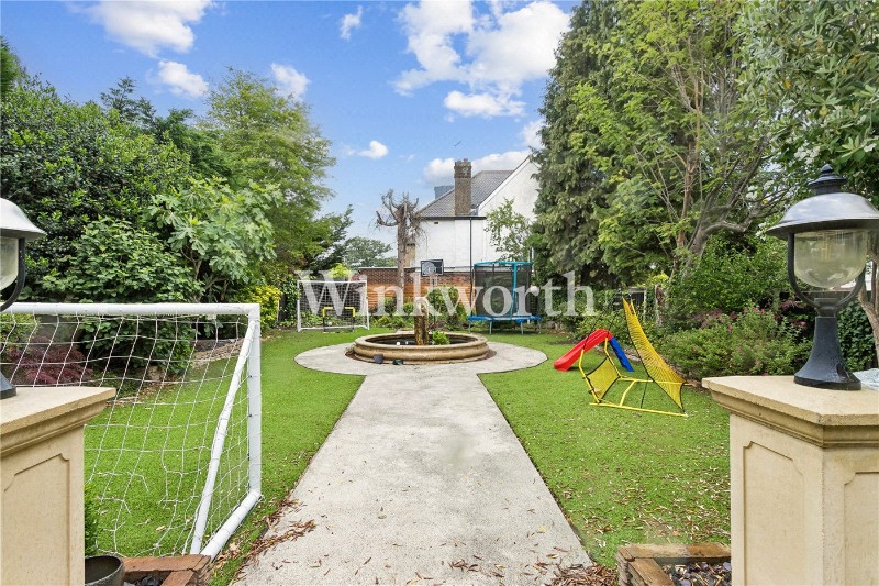Bourne Hill, London, N13