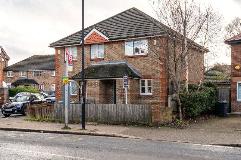 Mitcham Lane, London, SW16