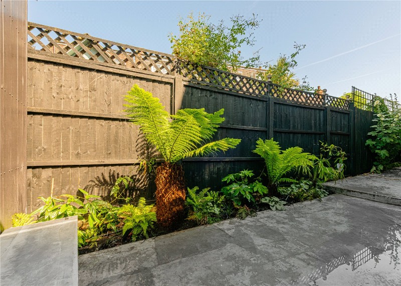 Kings Road, London, NW10