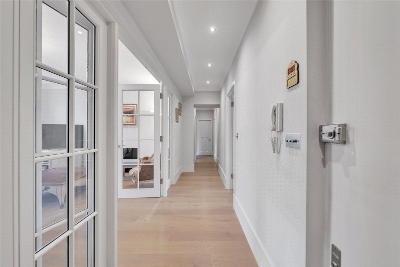 Randolph Avenue, London, W9