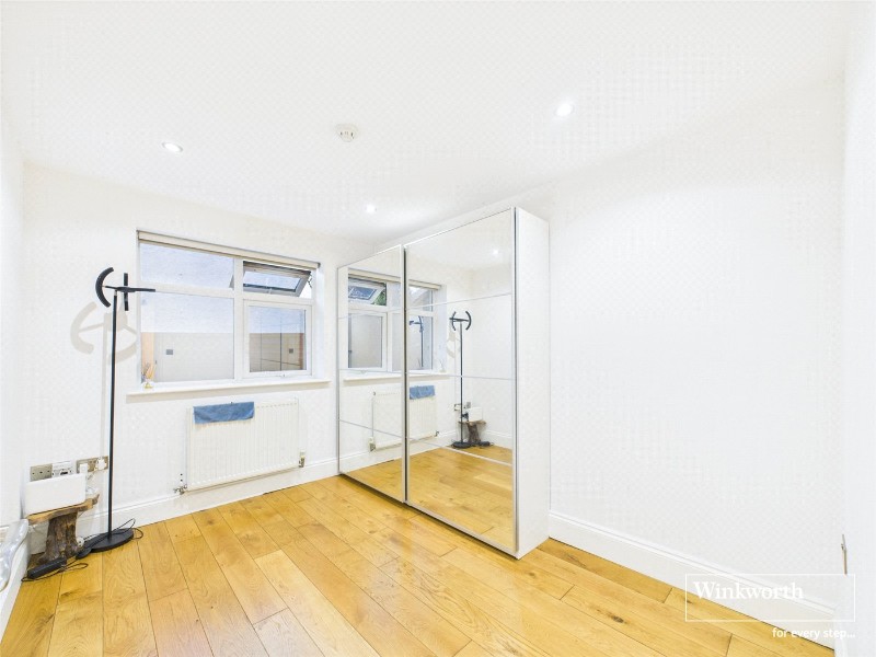 Renters Avenue, London, NW4