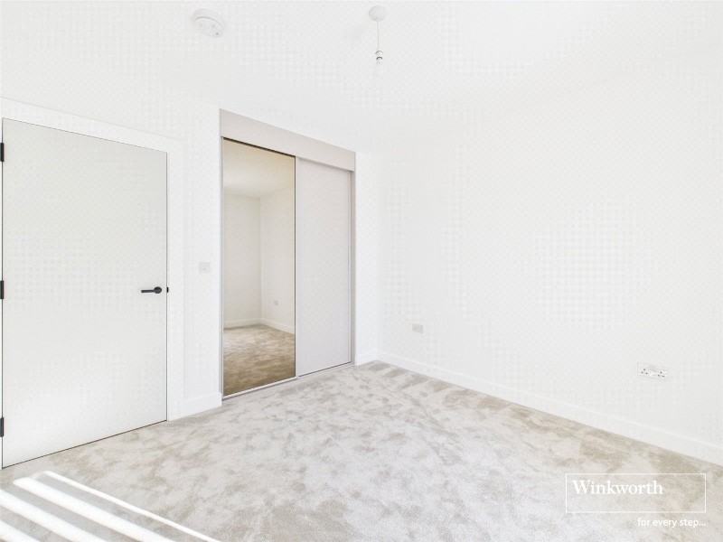 Flagstaff Road, Bankside Gardens, Reading, Berkshire, RG2