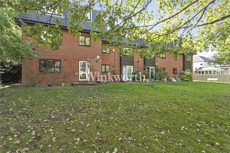 De Bohun Avenue, London, N14