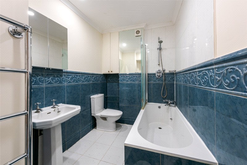 St. Georges Drive, London, SW1V