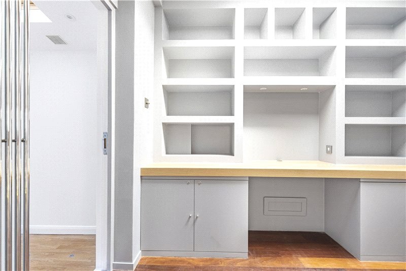 Lowther Road, Barnes, London, SW13