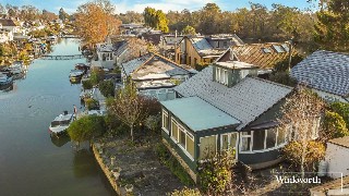 Sunbury Court Island, Sunbury-on-Thames, Surrey, TW16