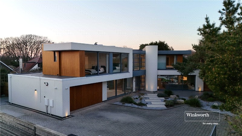 Avon Run Close, Friars Cliff, Christchurch, Dorset, BH23