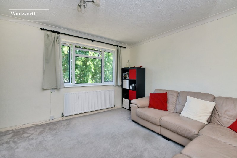Ardrossan Gardens, Worcester Park, Surrey, KT4