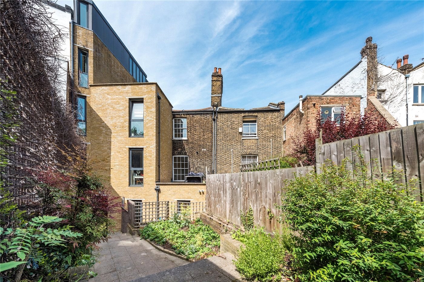 1 bedroom property to rent in New Cross Road, London, SE14 (Ref NEW240375) £369 pw