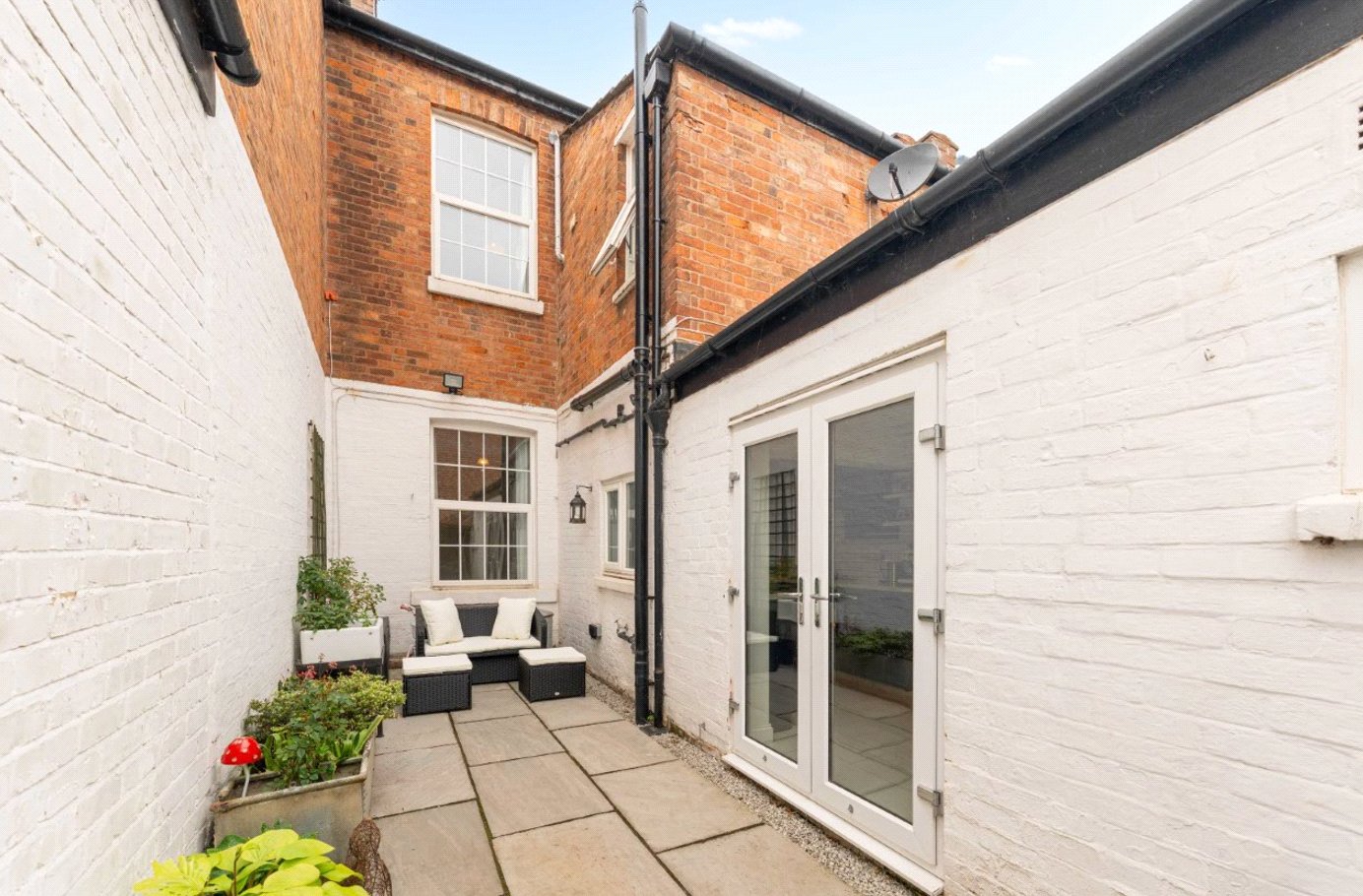Garden To House