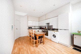 Mitcham Lane, London, SW16