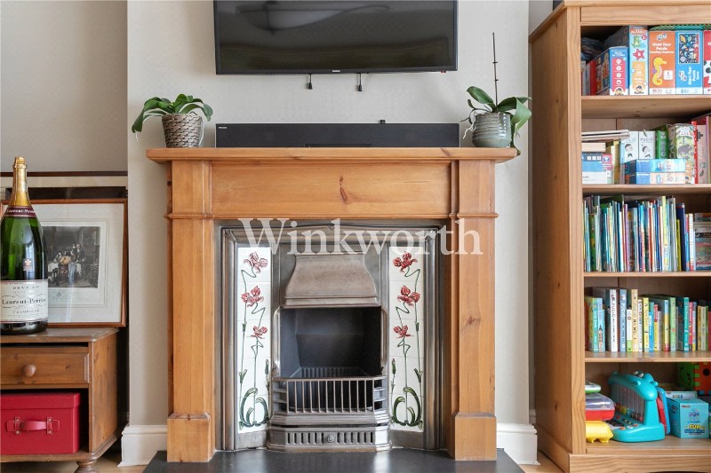 High Road, London, N22
