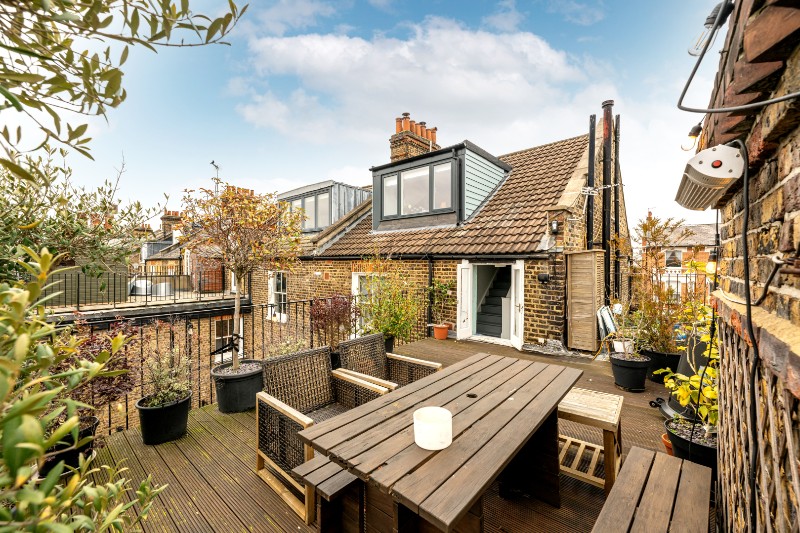 St. Quintin Avenue, London, W10