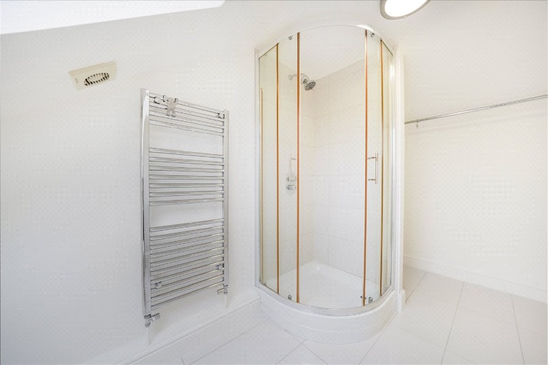 Rathcoole Avenue, London, N8