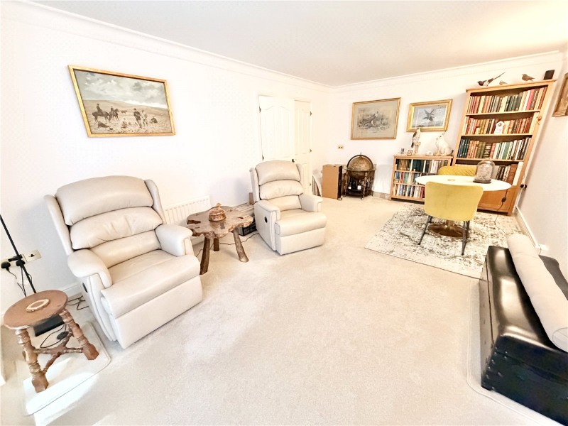 Canford Cliffs Road, Canford Cliffs, Poole, BH13