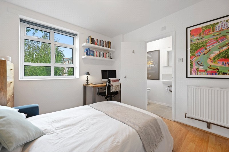 Longlands Court, London, W11