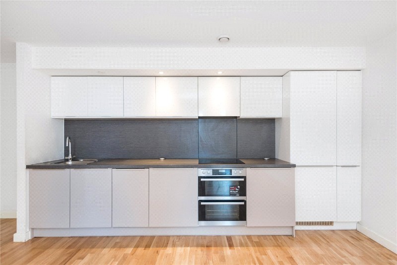 Baltic Avenue, Brentford, TW8