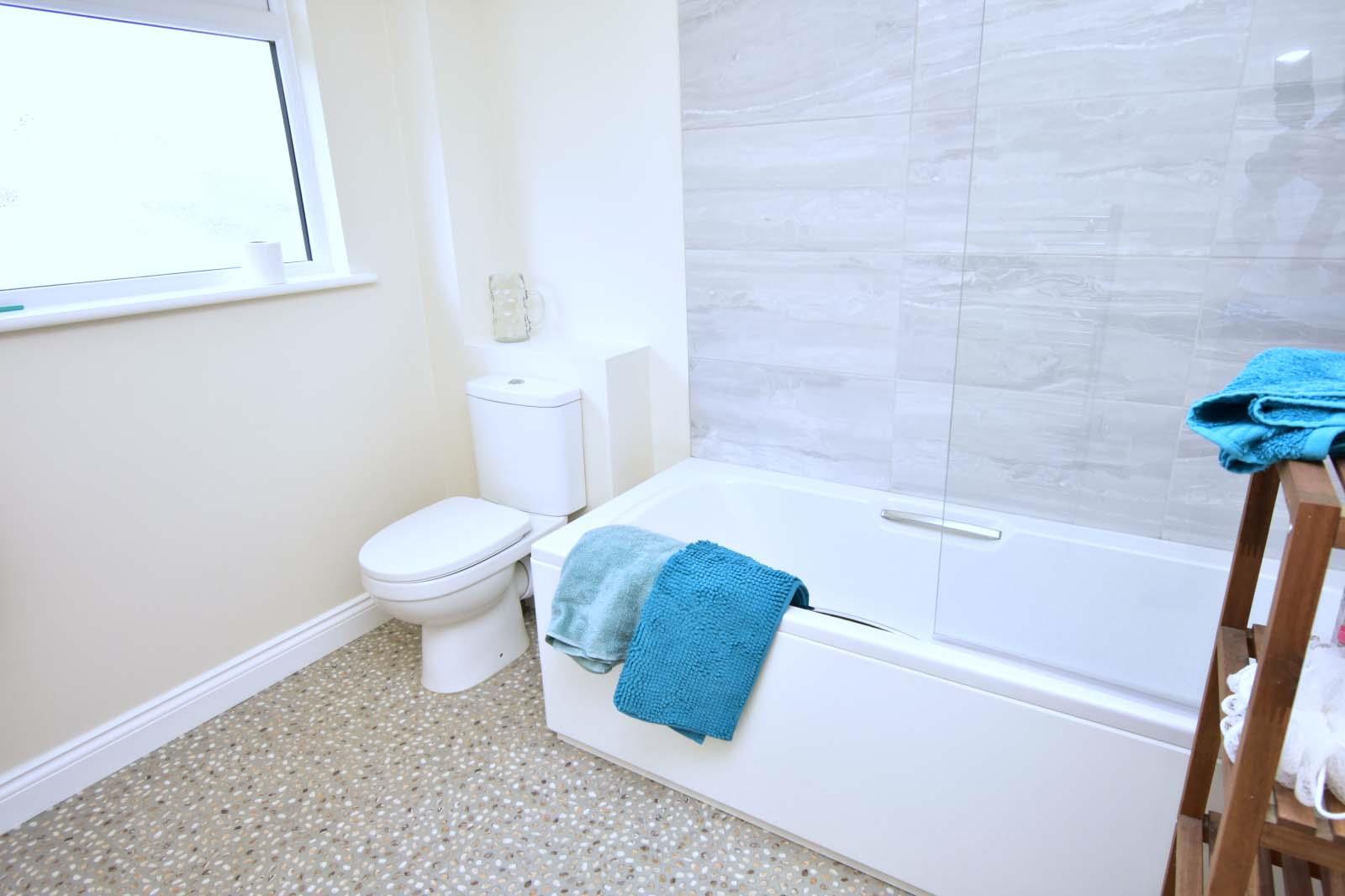 A BATHROOM.JPG