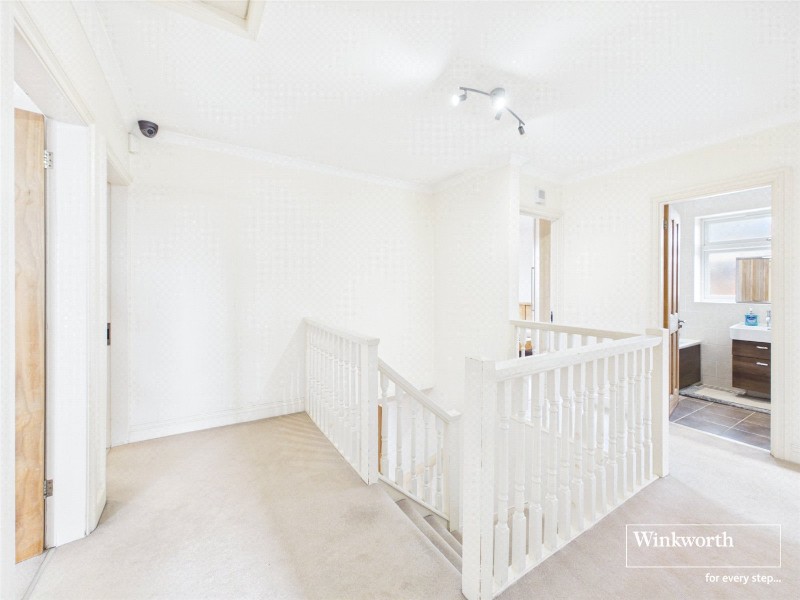 Wolmer Gardens, Edgware, HA8