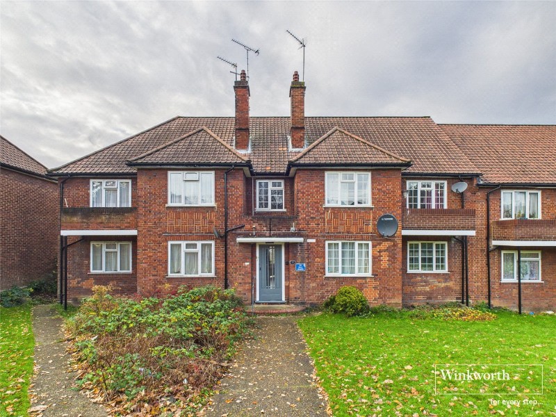 Edgeworth Close, London, NW4