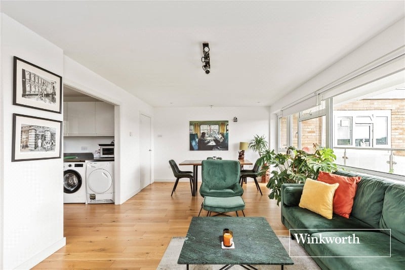 Wickliffe Avenue, London, N3