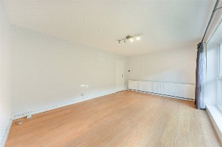 Oxbridge Court, Oxford Road North, Chiswick, W4