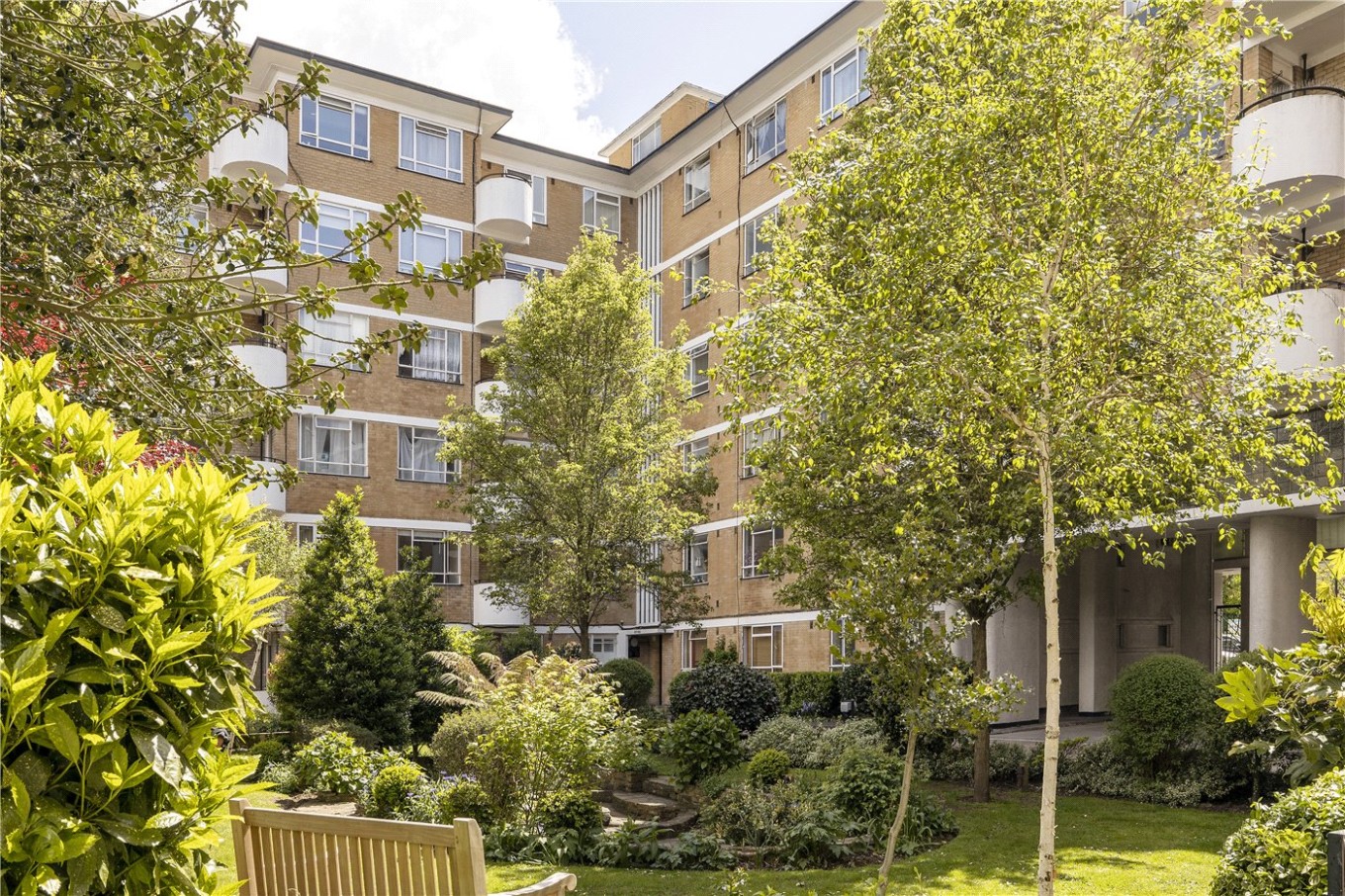 2 bedroom property for sale in Christchurch Road, London, SW2 (Ref