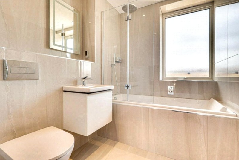 Broadway, Leigh-on-Sea, Essex, SS9