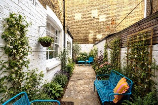 North Pole Road, London, W10