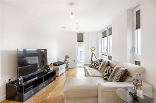 Baltic Avenue, Brentford, TW8