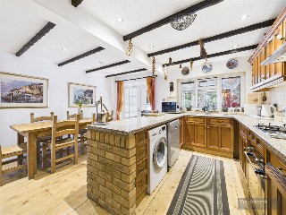 Bourneside Road, Addlestone, Surrey, KT15