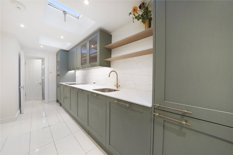 Rathcoole Avenue, London, N8