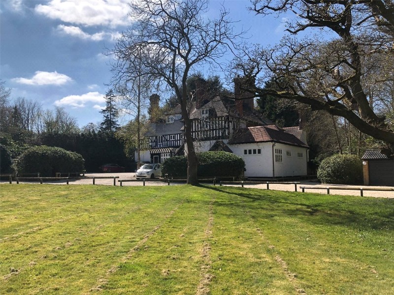 New Place, London Road, Sunningdale, Ascot, SL5