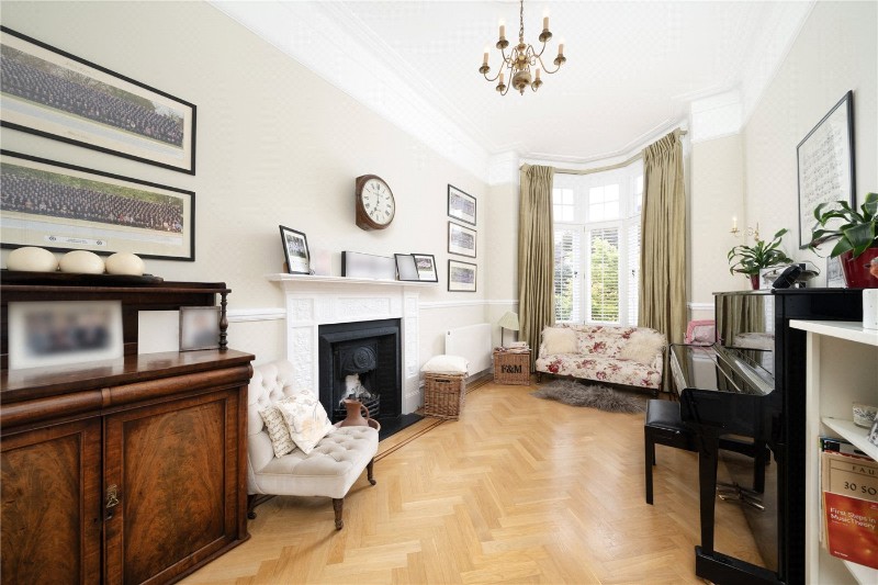Holmbush Road, London, SW15