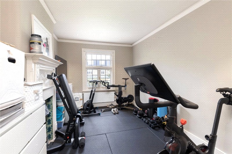 Daylesford Avenue, London, SW15