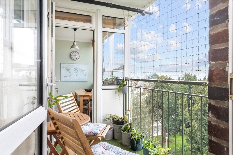 Winterfold Close, London, SW19
