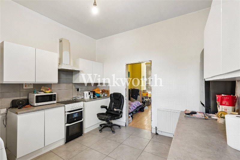 Grovelands Road, London, N13