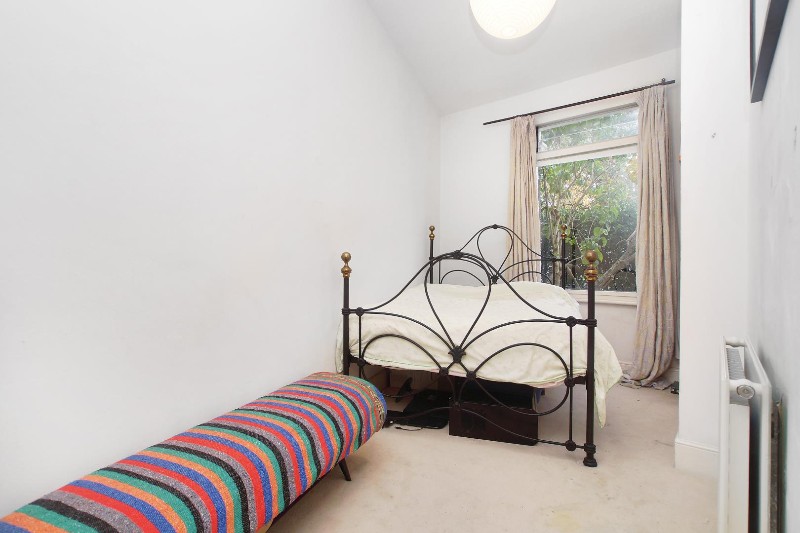 Eynham Road, London, W12