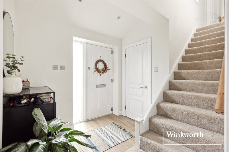 Denton Close, Barnet, EN5