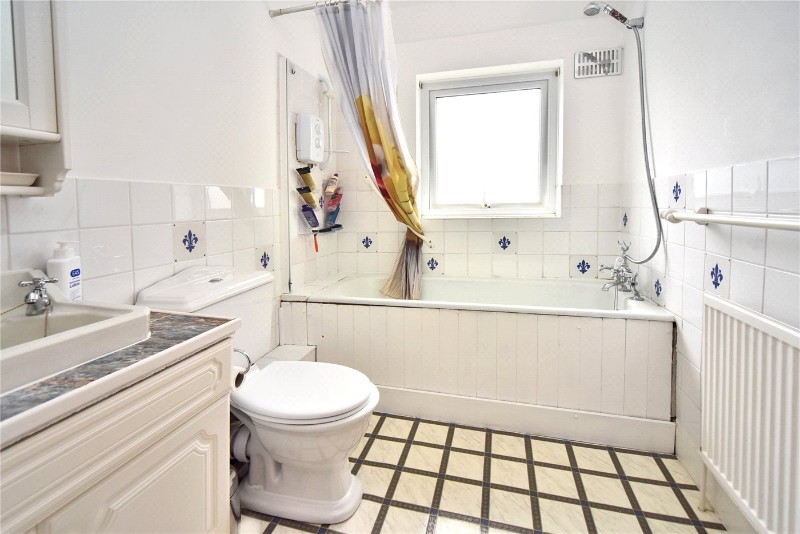 Clifton Avenue, Sutton, SM2