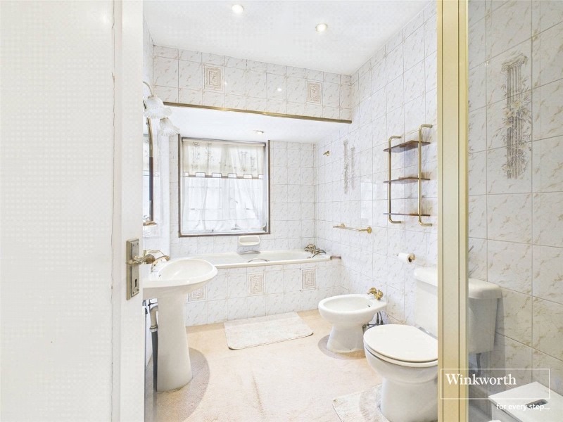 Edgeworth Crescent, Hendon, London, NW4