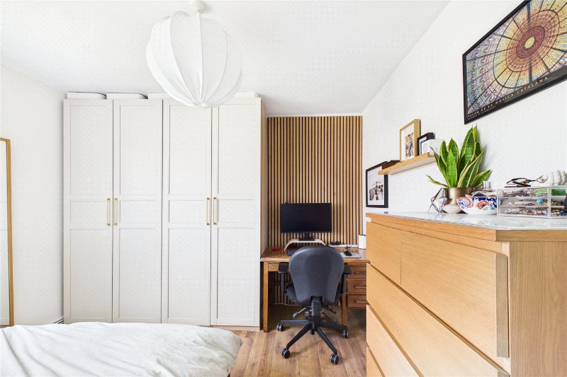 Ewen Crescent, London, SW2