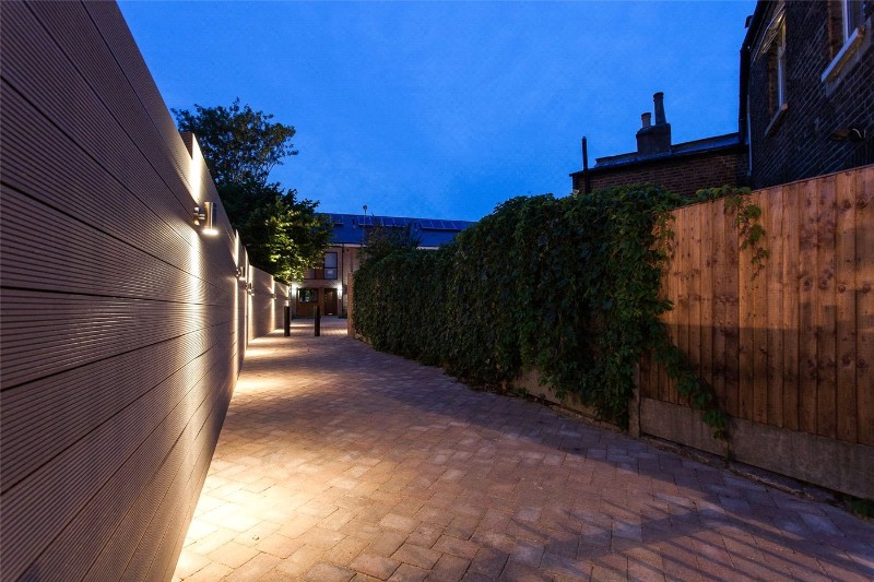 Belz Drive, London, N15