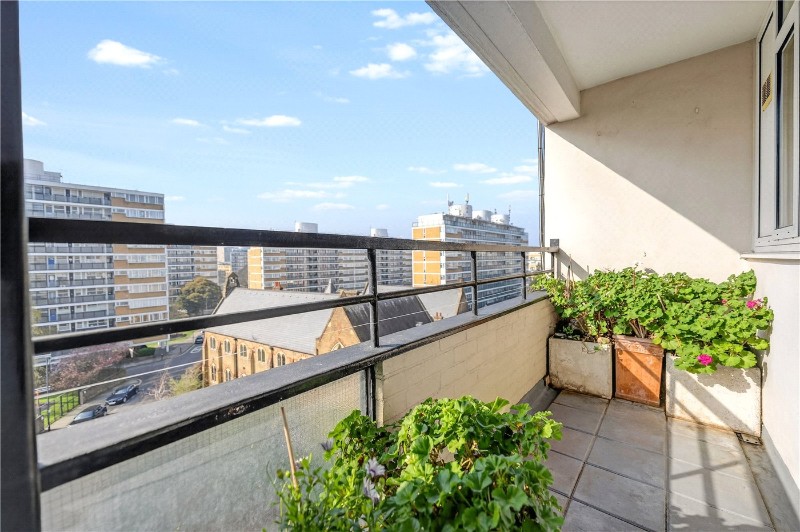 Churchill Gardens, London, SW1V