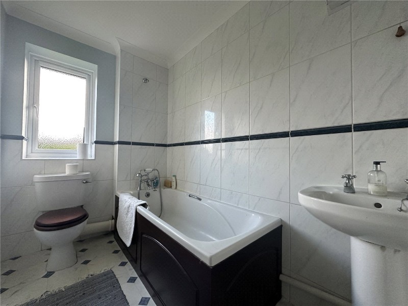 Greenhill Road, Farnham, Surrey, GU9