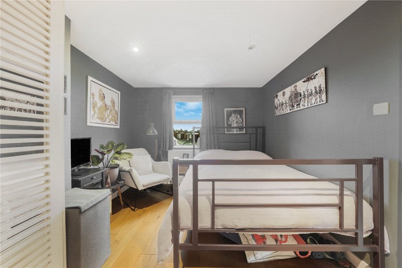Alexandra Park Road, London, N10