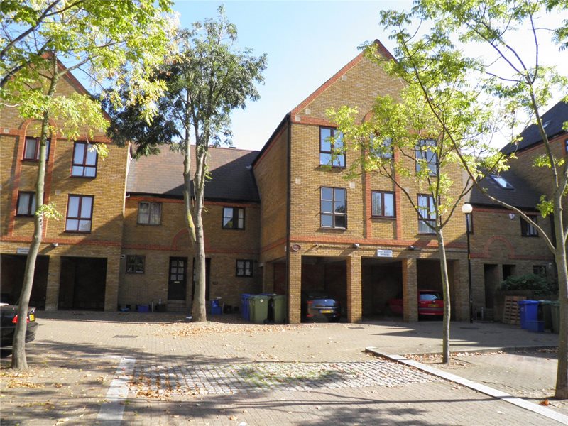 Brunswick Quay, London, SE16