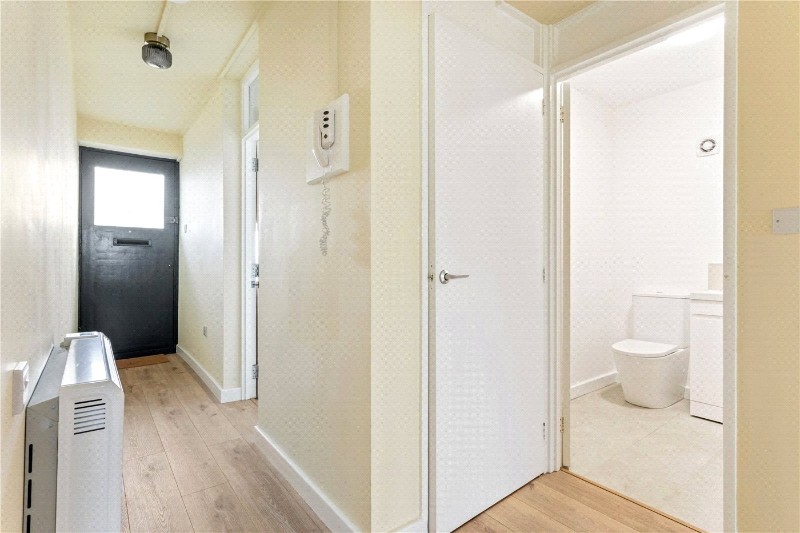 Sidney Street, London, E1