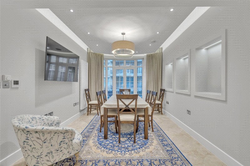 Berkeley Court, Marylebone Road, London, NW1