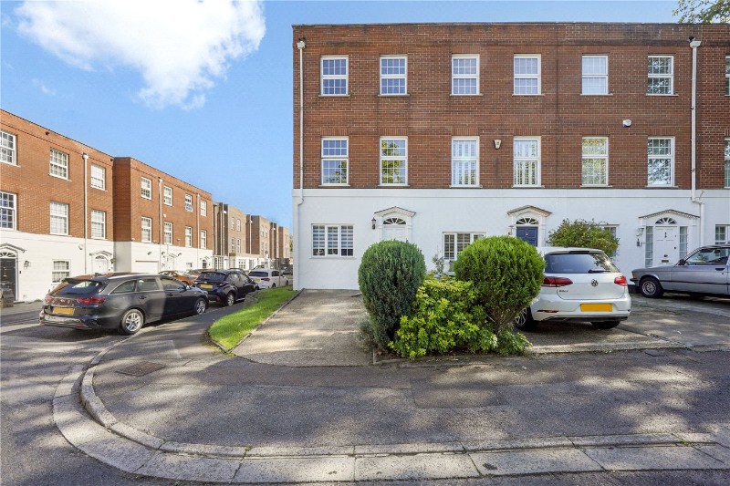 Sussex Gardens, London, N6